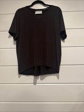 Athleta Black Short-Sleeve Crewneck Tee. Size - medium